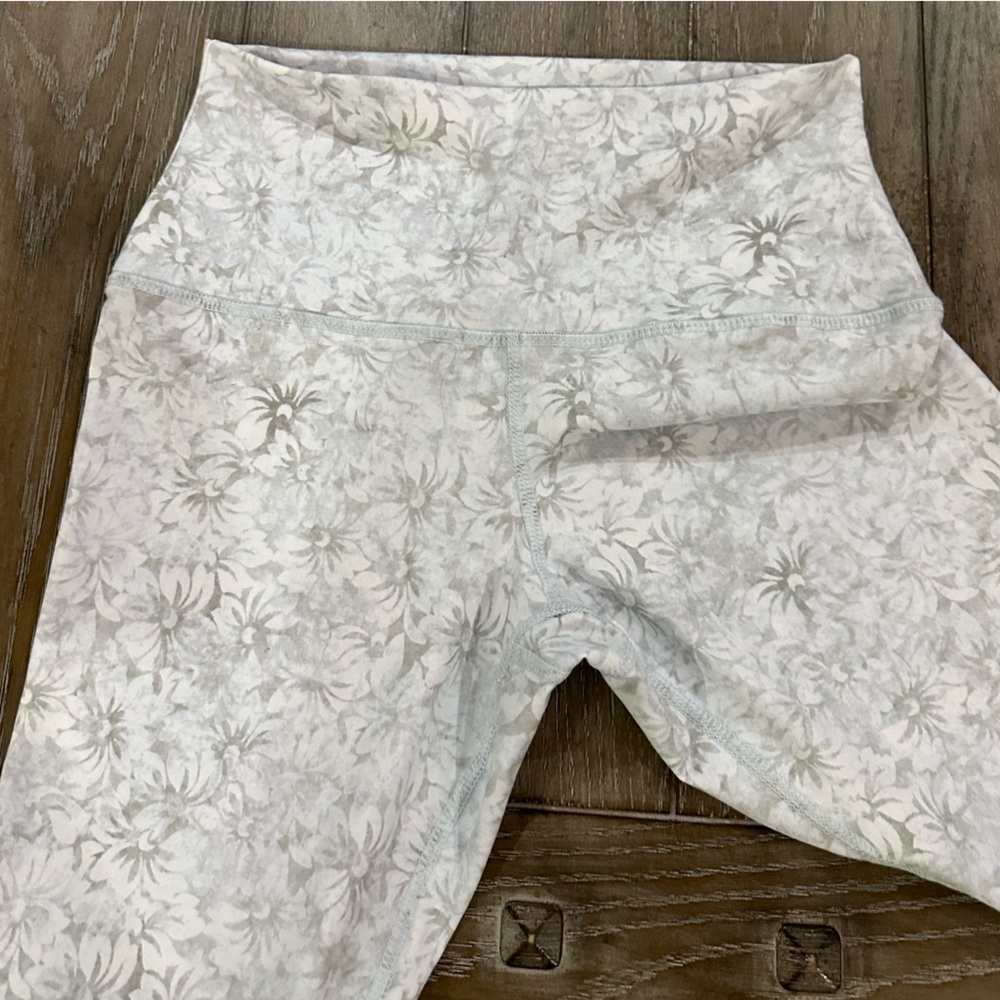Evolution and Creation Leggings - Picture 4 of 12